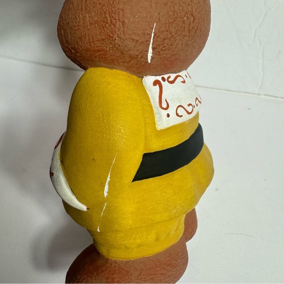 Hand painted pilgrim teddy bear. Adorable ceramic bear wearing yellow outfit - Picture 8 of 12